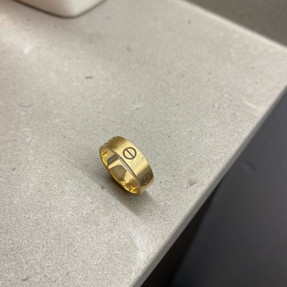 SOLD 🚫 Cartier Love Ring - Picture 4 of 9